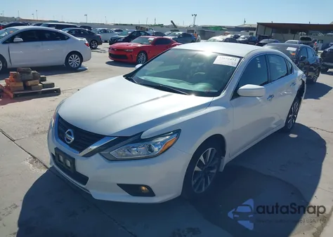 2016 Nissan Altima 2.5 Sv z USA, uszkodzony, nr VIN 1N4AL3AP2GC196241